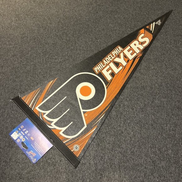 NHL Philadelphia Flyers Vintage 1990's Edition #7 Team Logo Hockey Pennant NOS - Picture 1 of 10